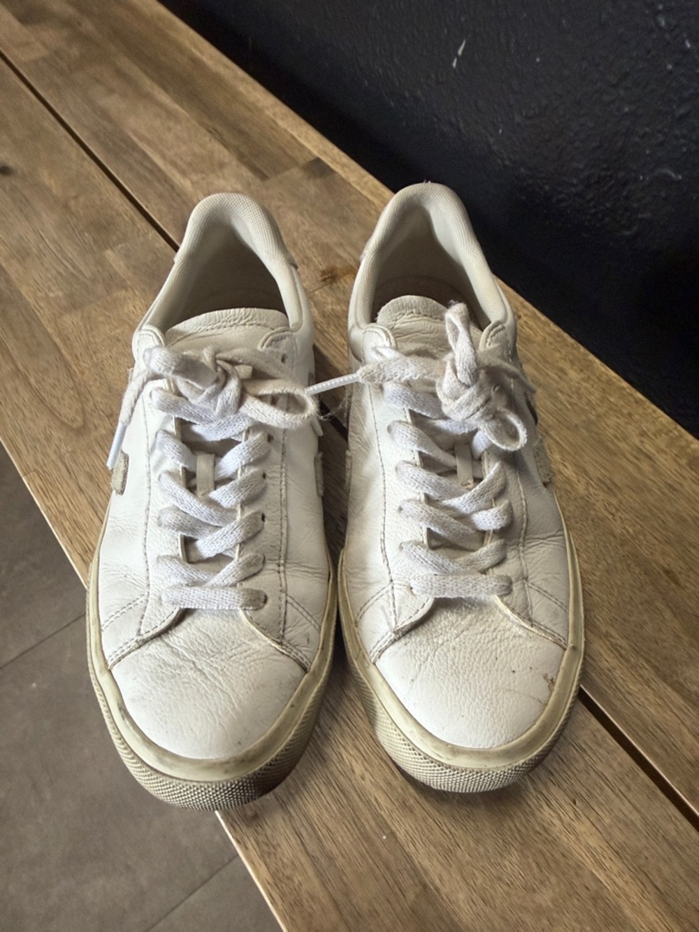 Veja Women's Cream-White Leather Sneakers with Suede V - Picture 5 of 5